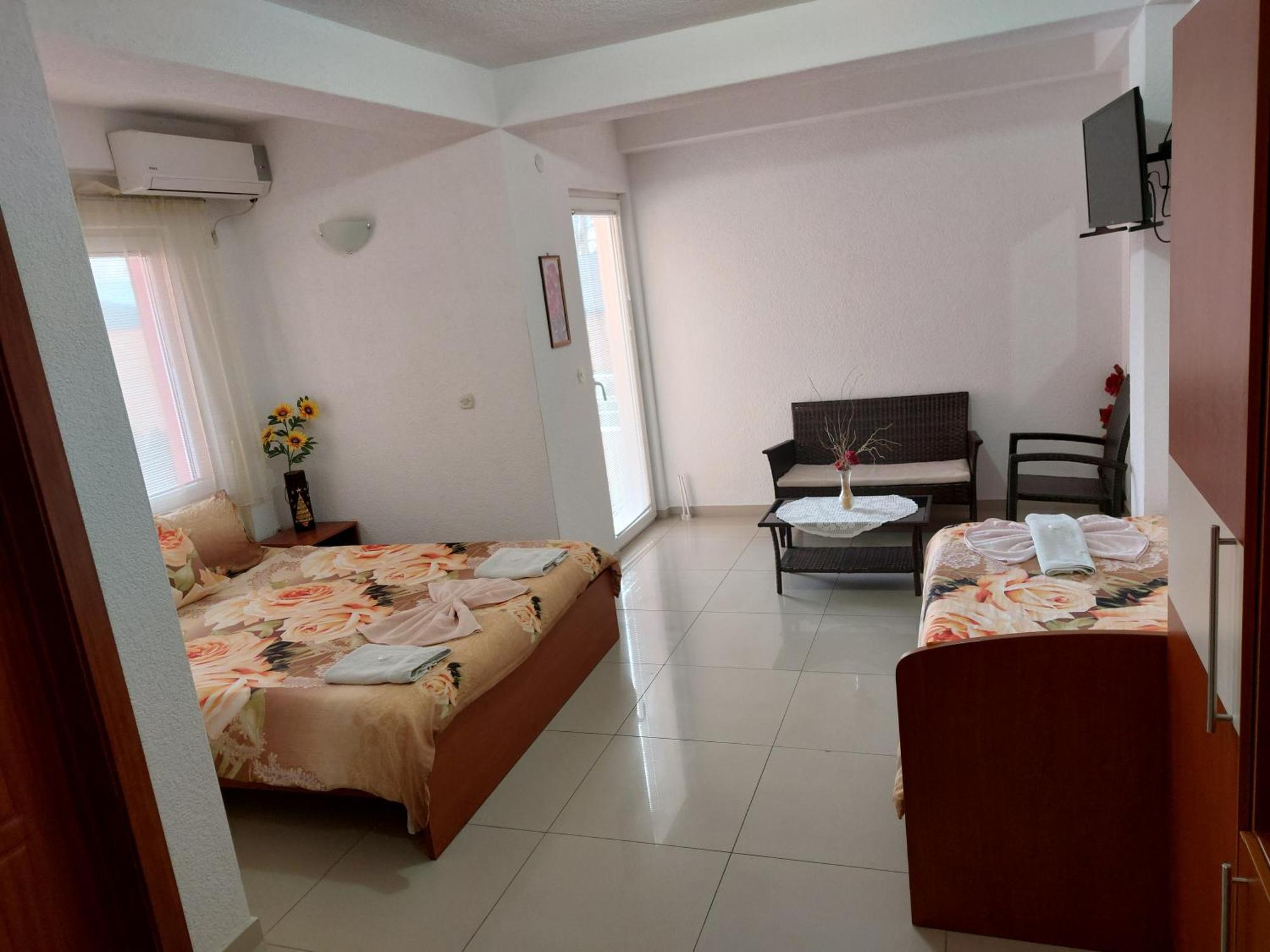 Villa & Apartments Antigona Ohrid Esterno foto